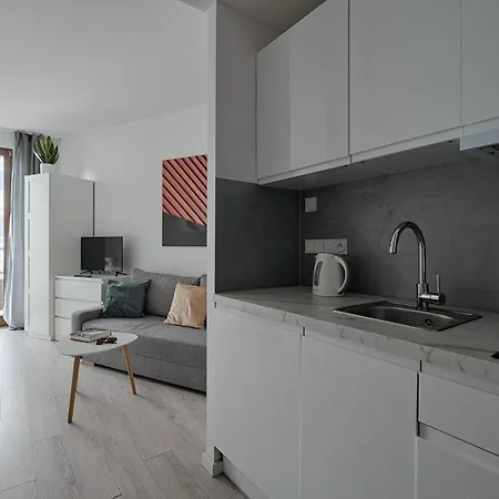 Urbannestgroup - Old Town S27