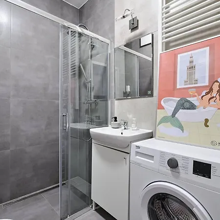 Urbannestgroup - Old Town S27 *